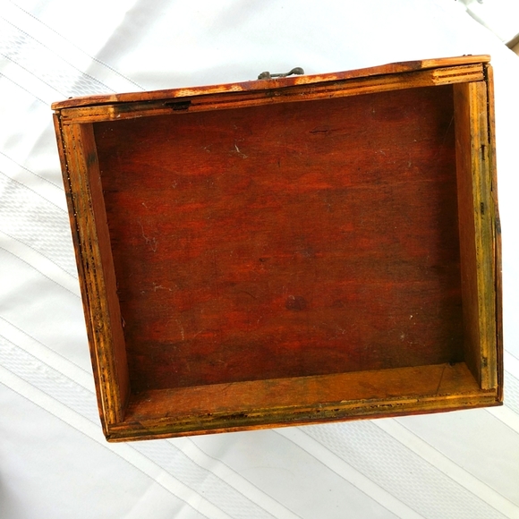 Vintage SMALL PIRATE TREASURE CHEST Tropical Home Nautical Décor 9.5" x 7" x 8". - Picture 13 of 13